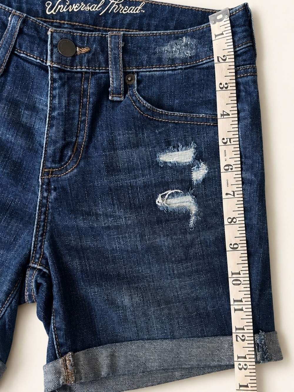 Universal Thread Mid Rise Boyfriend Short - Picture 6 of 9